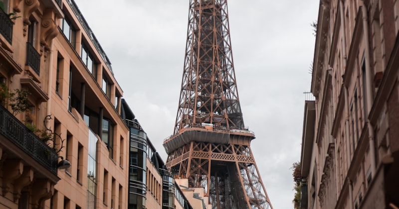 French Phrases for Living in Paris: Préfecture, Boulangerie & Metro Guide
