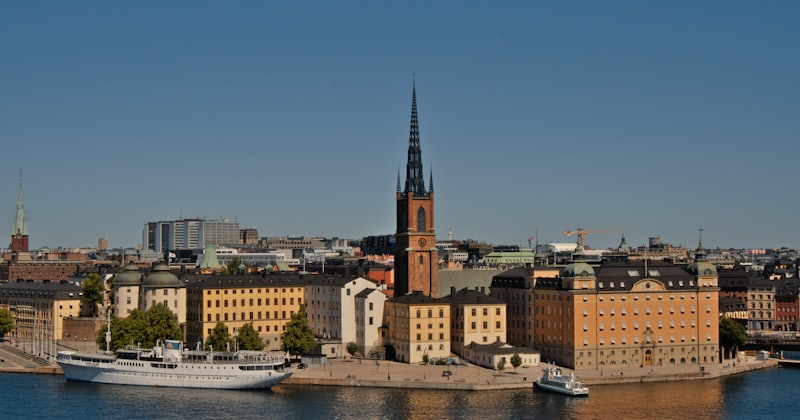How Long Does It Take to Learn Norwegian? Expat Timeline and Tips