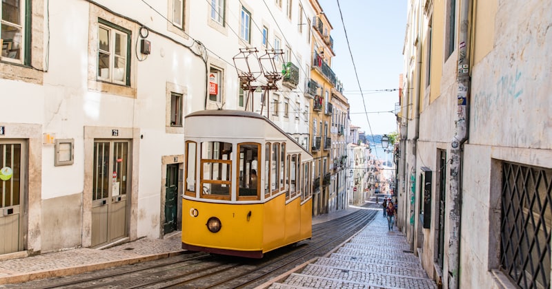How Long Does It Take to Learn Portuguese? European vs Brazilian Timeline