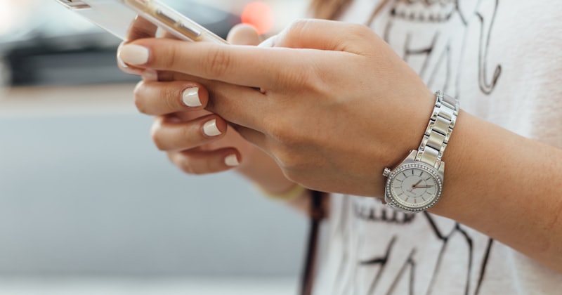 Language Lab vs Busuu for Moving Abroad: What Is the Difference?