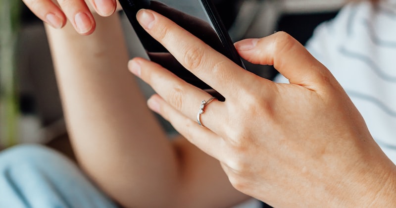 Language Lab vs Rosetta Stone: Which Is Better for Moving Abroad?